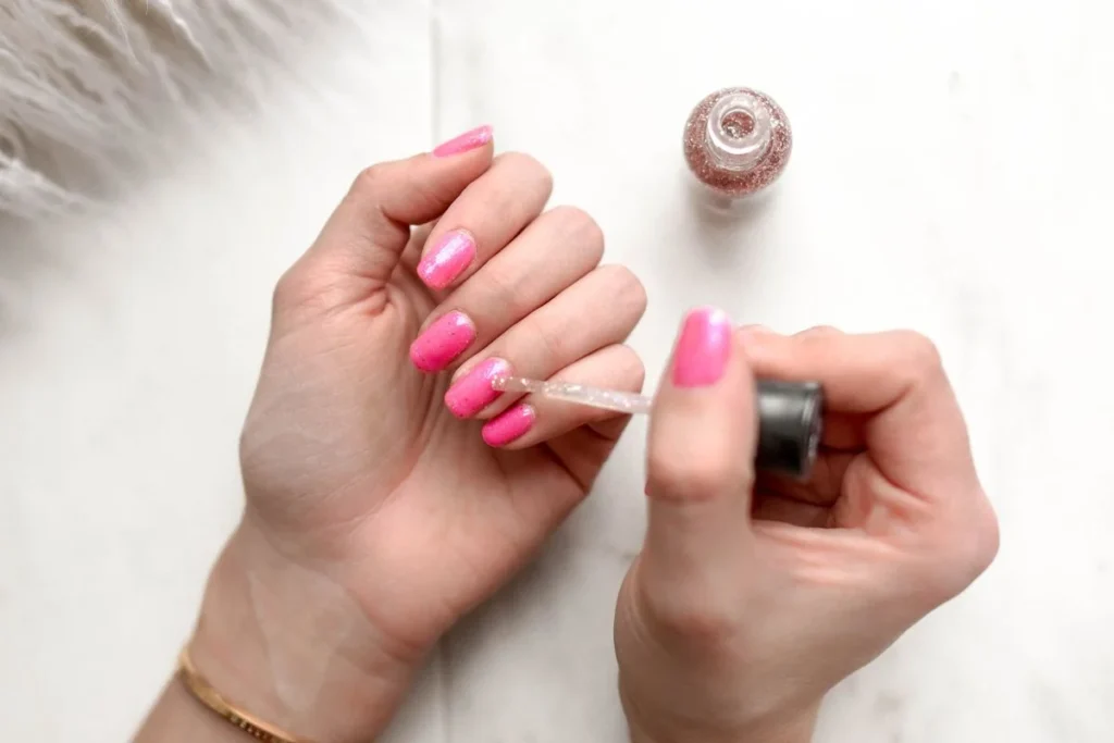 8 Warna Cat Kuku untuk Semua Warna Kulit, Cocok Kapan Saja