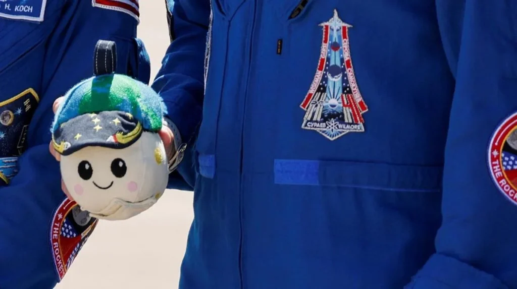 Artemis II Bawa Maskot Boneka Bulan Rise, Indikator Gravitasi Nol