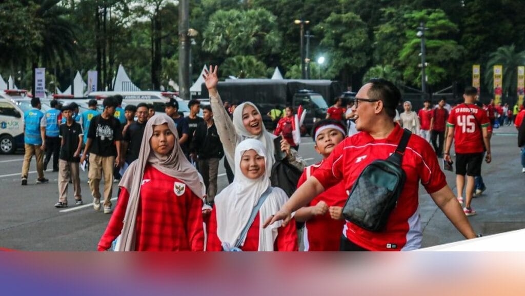 Ribuan Suporter Timnas Indonesia Padati GBK Menjelang Pertandingan