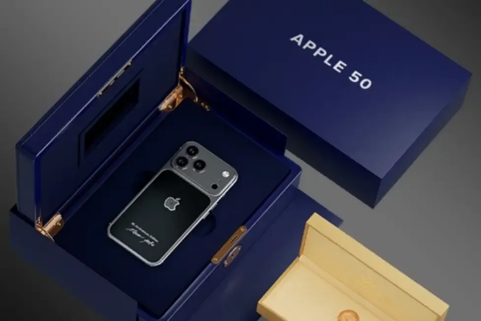 iPhone 17 Pro Edisi Steve Jobs - Langka dengan Kain Turtleneck Asli