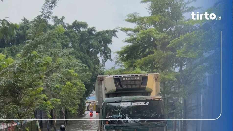 Genangan Jakarta Surut Sabtu Siang, 5 RT Masih Tergenang