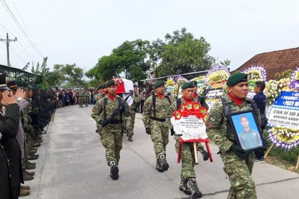 Prabowo Cium Bayi Prajurit TNI Gugur di Lebanon 2026