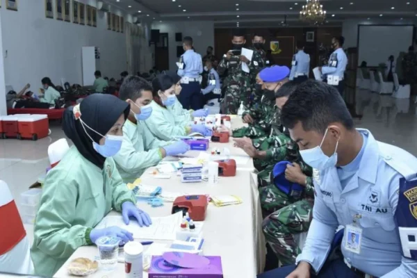 SBY Kenakan Baret Biru Hormati 3 Prajurit TNI Gugur